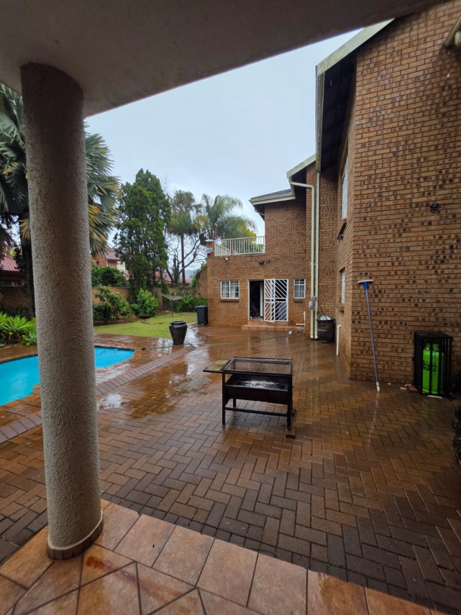 6 Bedroom Property for Sale in Pretoria North Gauteng