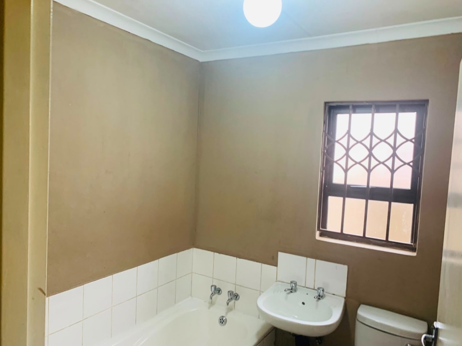 3 Bedroom Property for Sale in Windmill Park Gauteng