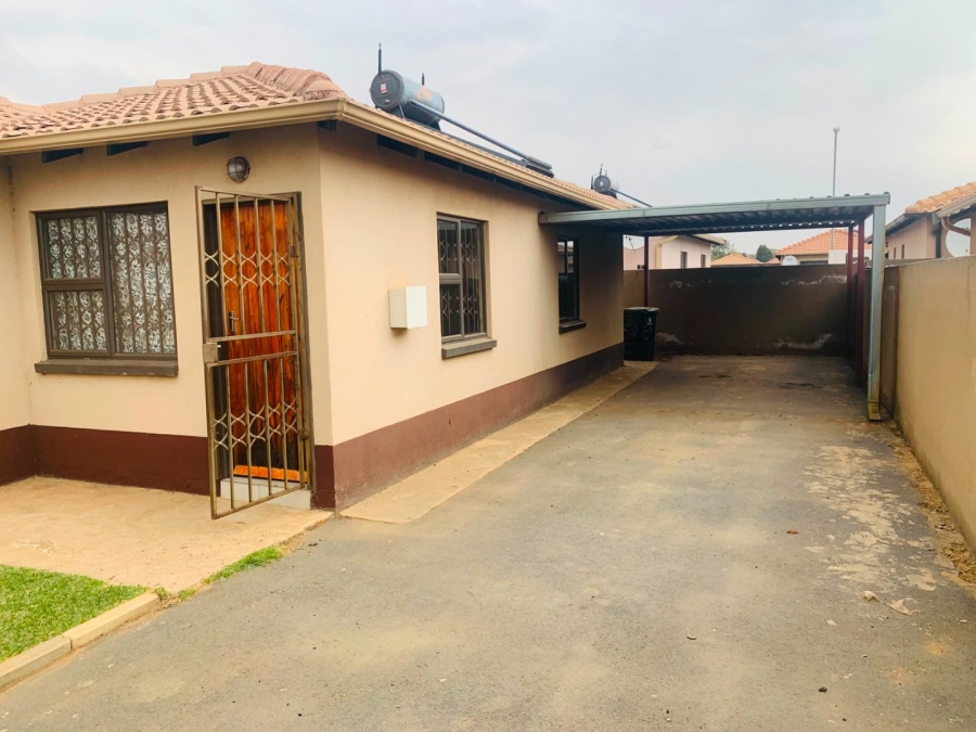 3 Bedroom Property for Sale in Windmill Park Gauteng