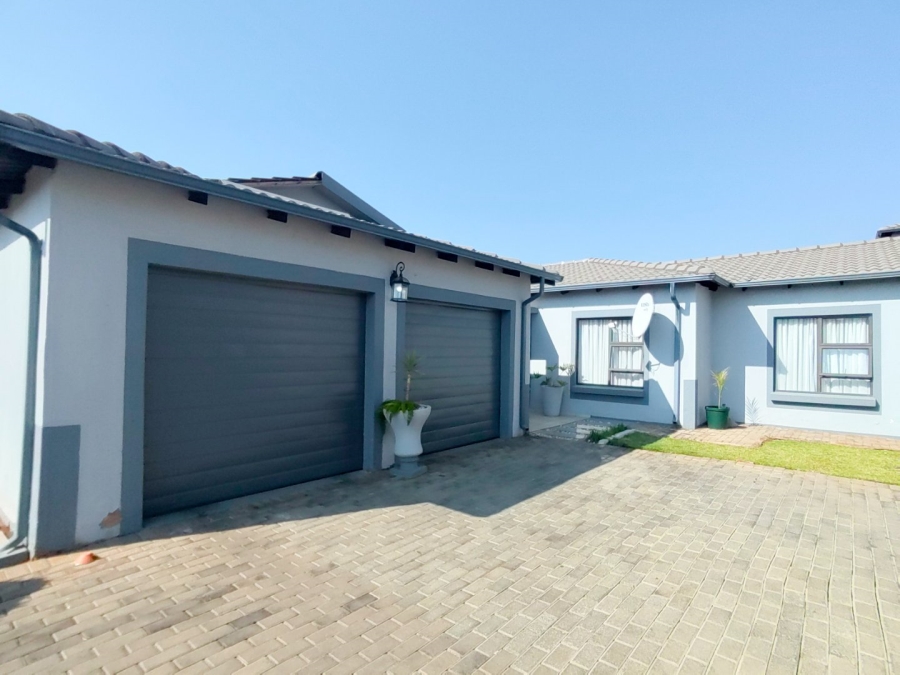 4 Bedroom Property for Sale in Magaliesberg Country Estate Gauteng