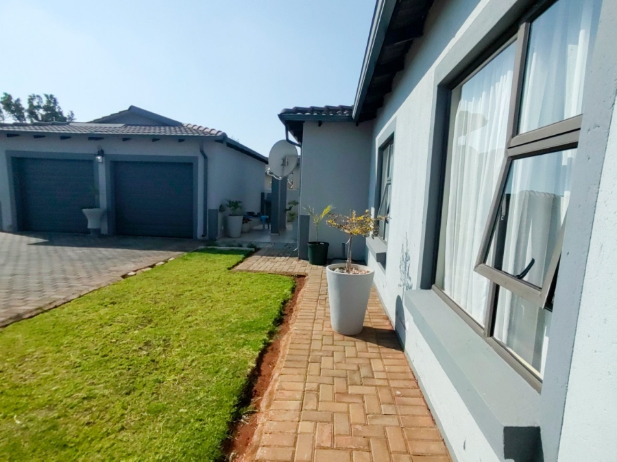 4 Bedroom Property for Sale in Magaliesberg Country Estate Gauteng