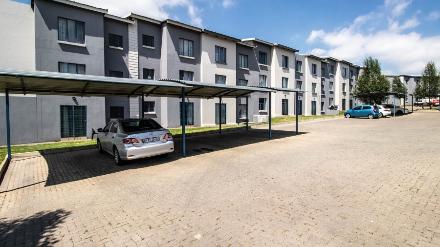 To Let 2 Bedroom Property for Rent in Noordwyk Gauteng