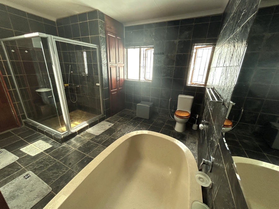 5 Bedroom Property for Sale in Northcliff Gauteng