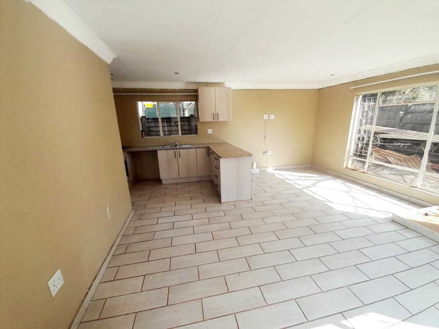 4 Bedroom Property for Sale in Eldoraigne Gauteng