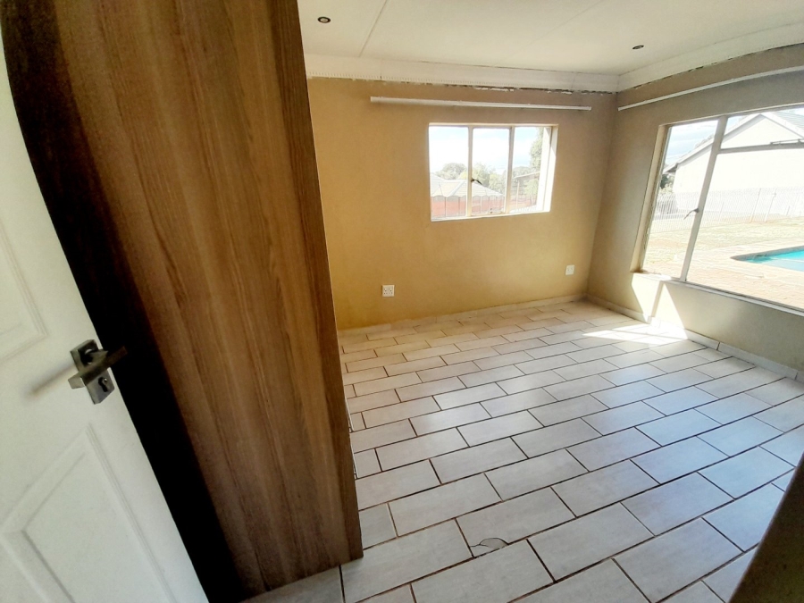 4 Bedroom Property for Sale in Eldoraigne Gauteng