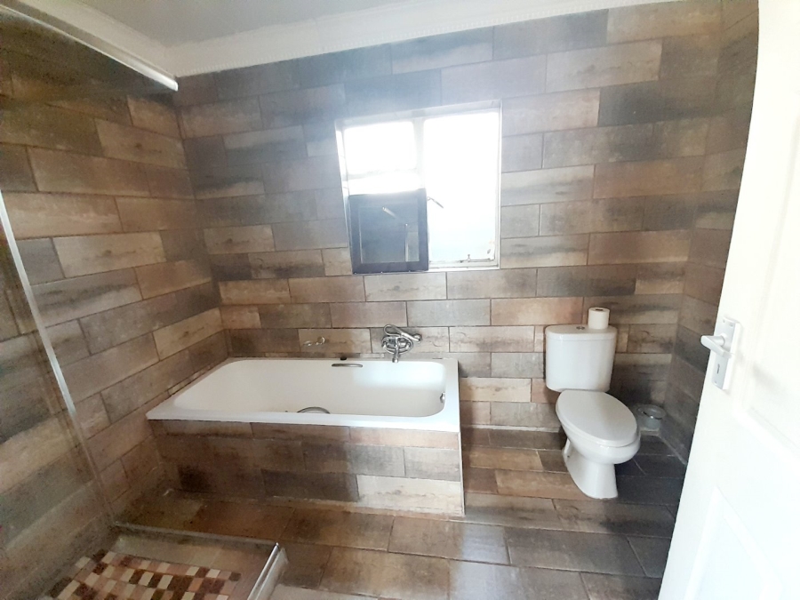 4 Bedroom Property for Sale in Eldoraigne Gauteng
