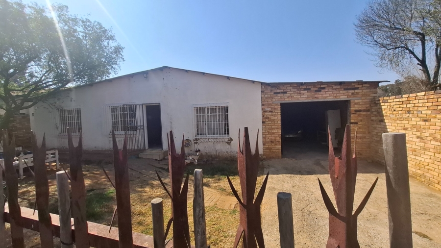 13 Bedroom Property for Sale in Tenacre A H Gauteng