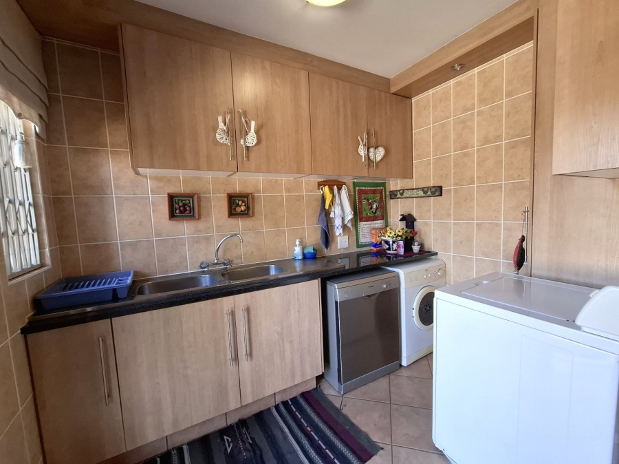 4 Bedroom Property for Sale in Wierda Park Gauteng