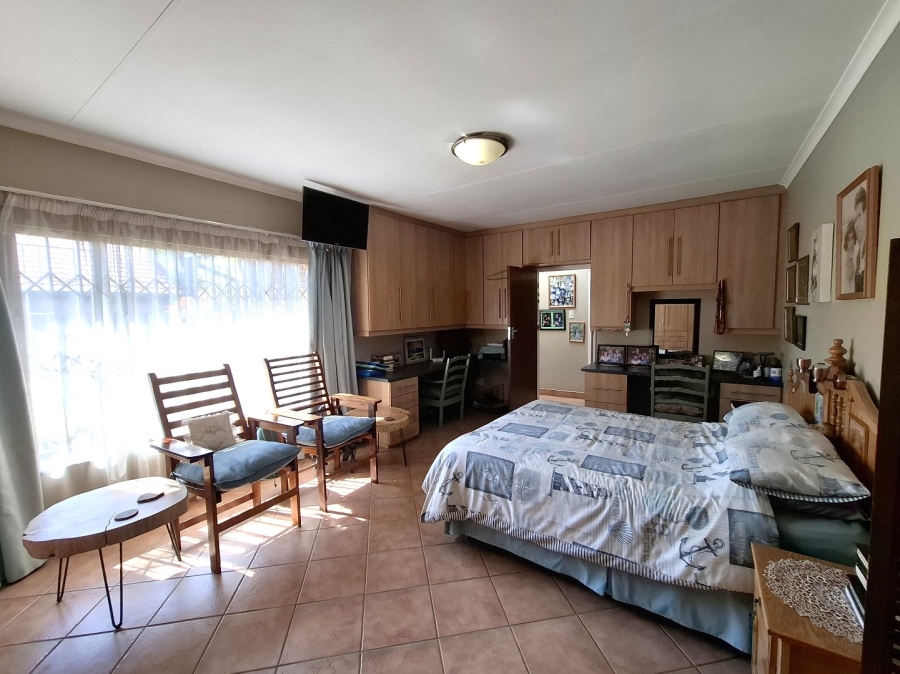 4 Bedroom Property for Sale in Wierda Park Gauteng