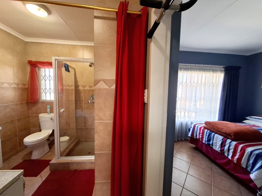 4 Bedroom Property for Sale in Wierda Park Gauteng