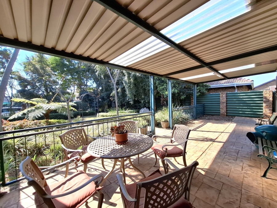 4 Bedroom Property for Sale in Wierda Park Gauteng