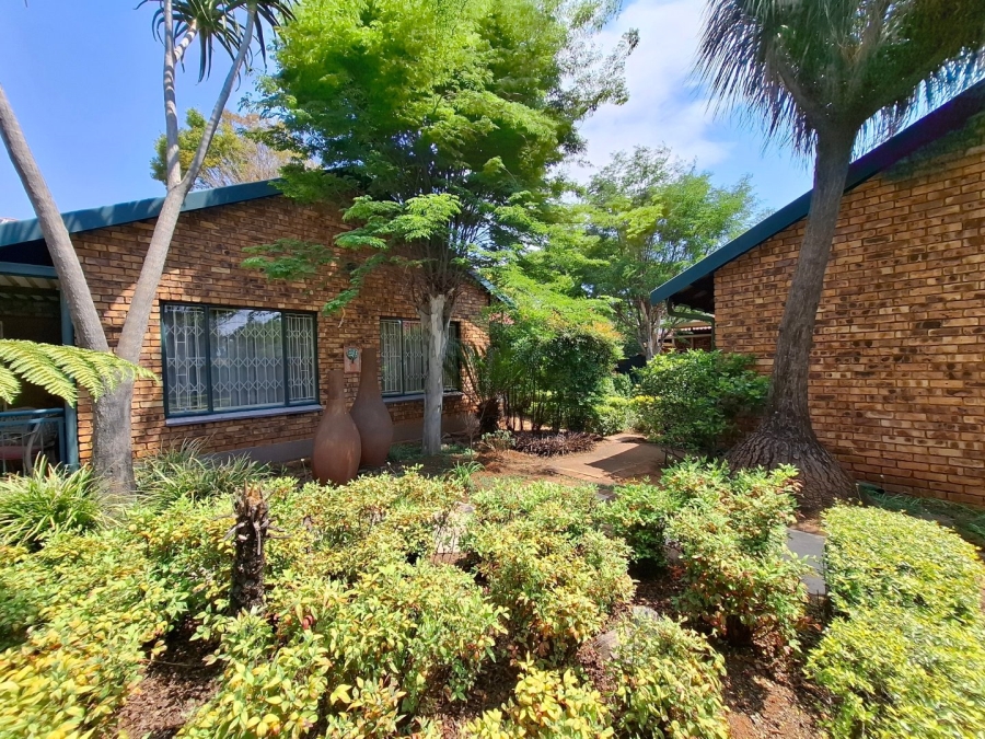 4 Bedroom Property for Sale in Wierda Park Gauteng