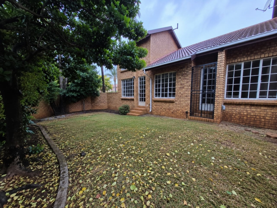 2 Bedroom Property for Sale in Zwartkop Gauteng