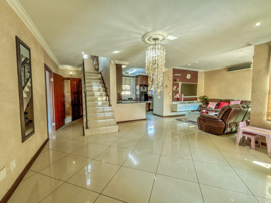 4 Bedroom Property for Sale in Thatchfield Estate Gauteng