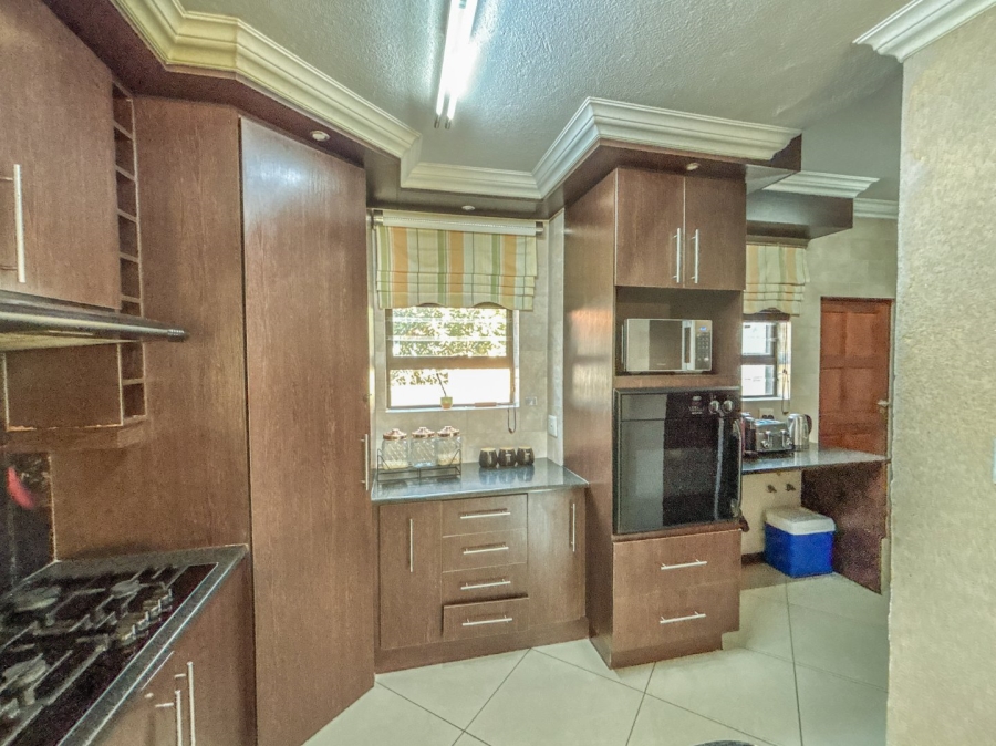 4 Bedroom Property for Sale in Thatchfield Estate Gauteng