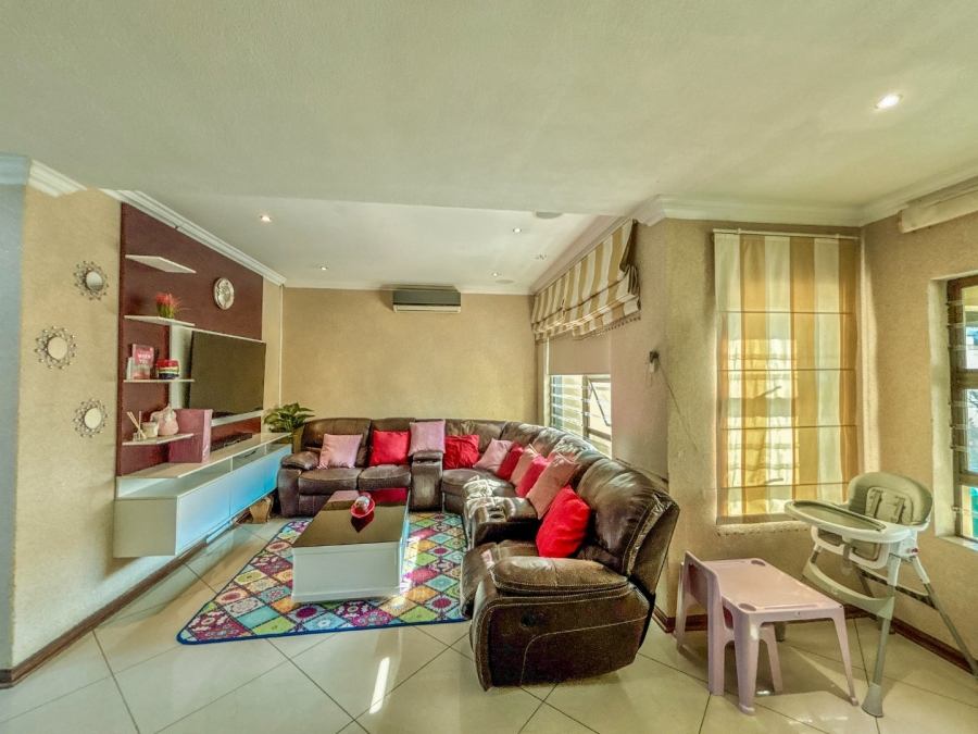 4 Bedroom Property for Sale in Thatchfield Estate Gauteng