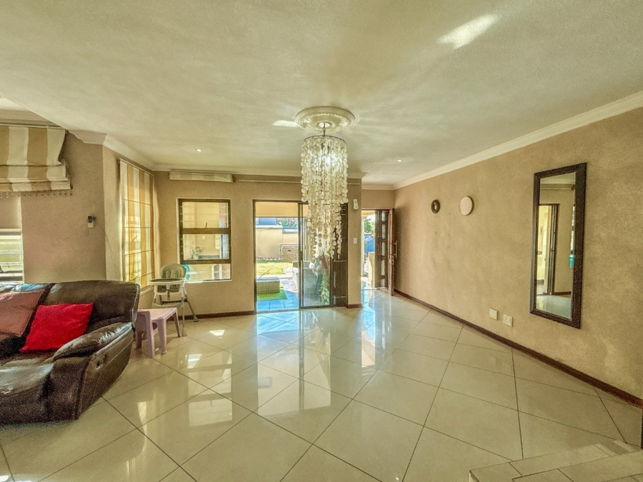 4 Bedroom Property for Sale in Thatchfield Estate Gauteng