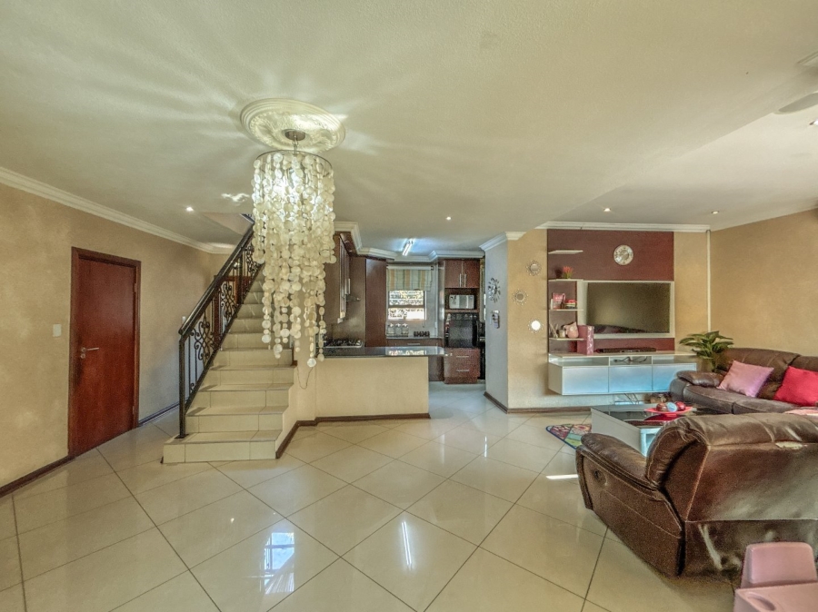 4 Bedroom Property for Sale in Thatchfield Estate Gauteng