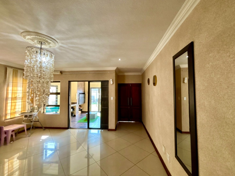 4 Bedroom Property for Sale in Thatchfield Estate Gauteng