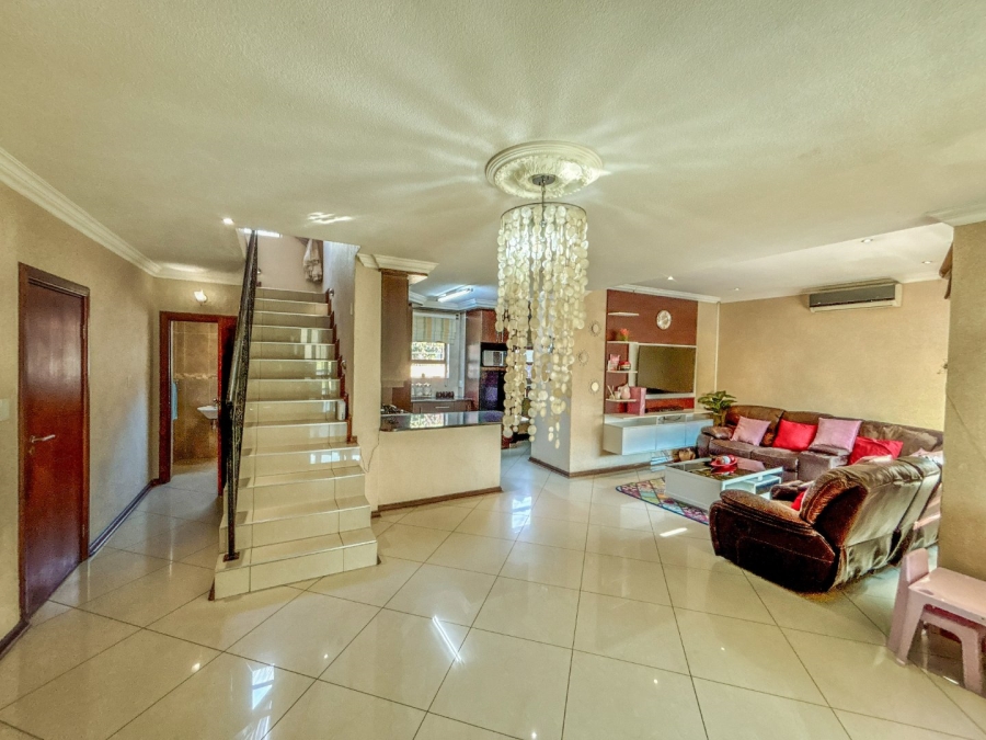 4 Bedroom Property for Sale in Thatchfield Estate Gauteng