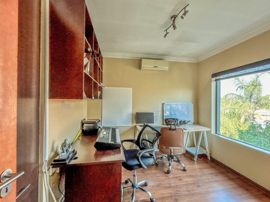 4 Bedroom Property for Sale in Thatchfield Estate Gauteng