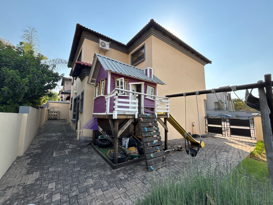 4 Bedroom Property for Sale in Thatchfield Estate Gauteng