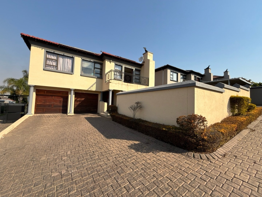 4 Bedroom Property for Sale in Thatchfield Estate Gauteng