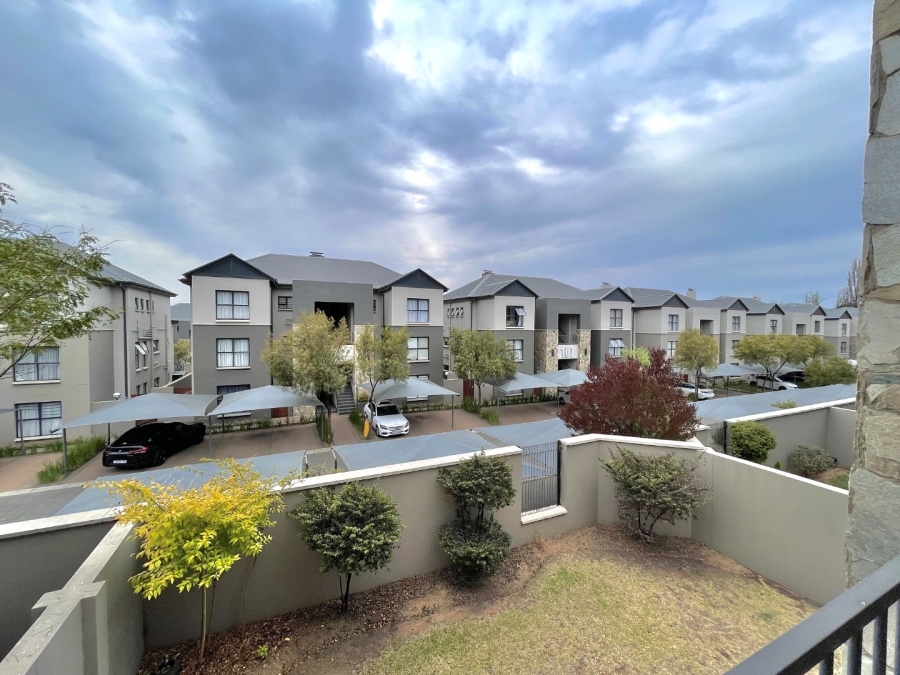 To Let 3 Bedroom Property for Rent in Waterfall Gauteng