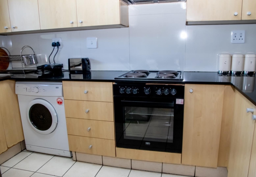 To Let 2 Bedroom Property for Rent in Morningside Manor Gauteng