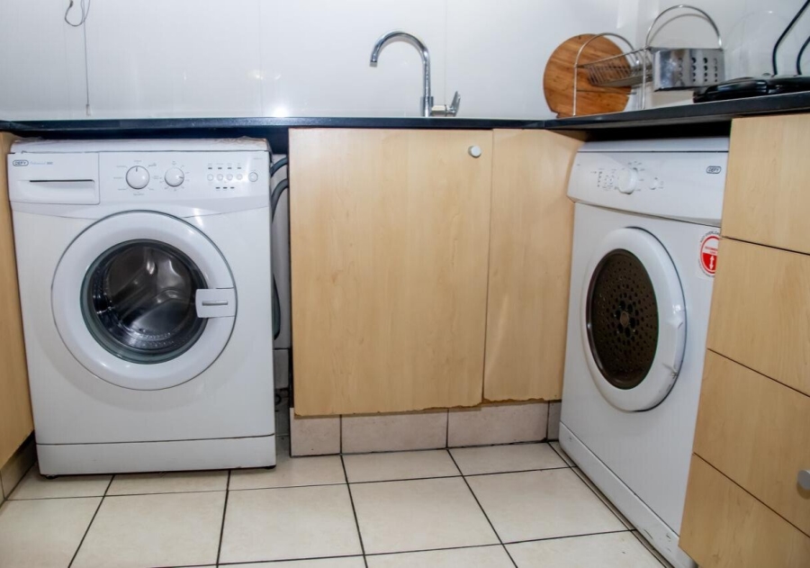 To Let 2 Bedroom Property for Rent in Morningside Manor Gauteng