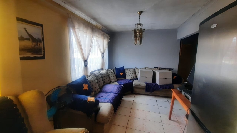 2 Bedroom Property for Sale in Makulong Gauteng