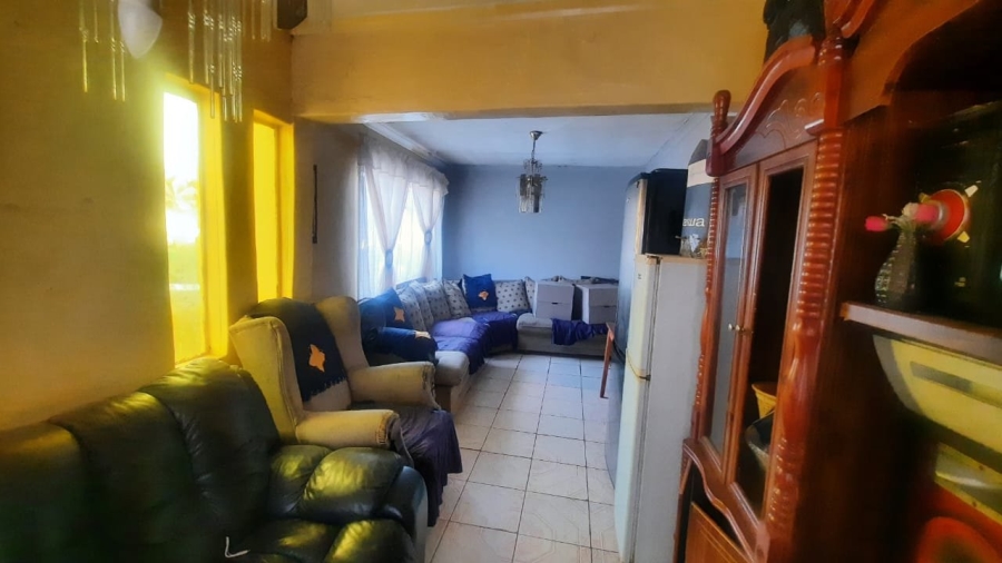 2 Bedroom Property for Sale in Makulong Gauteng