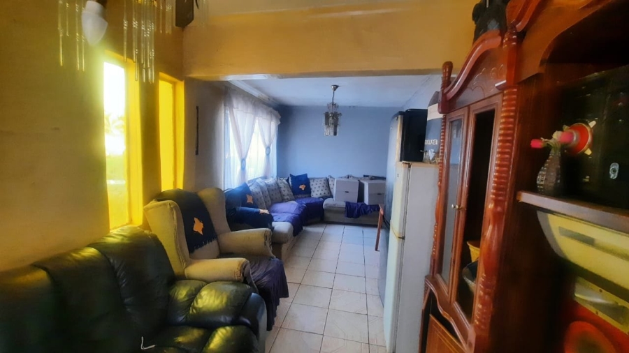 2 Bedroom Property for Sale in Makulong Gauteng