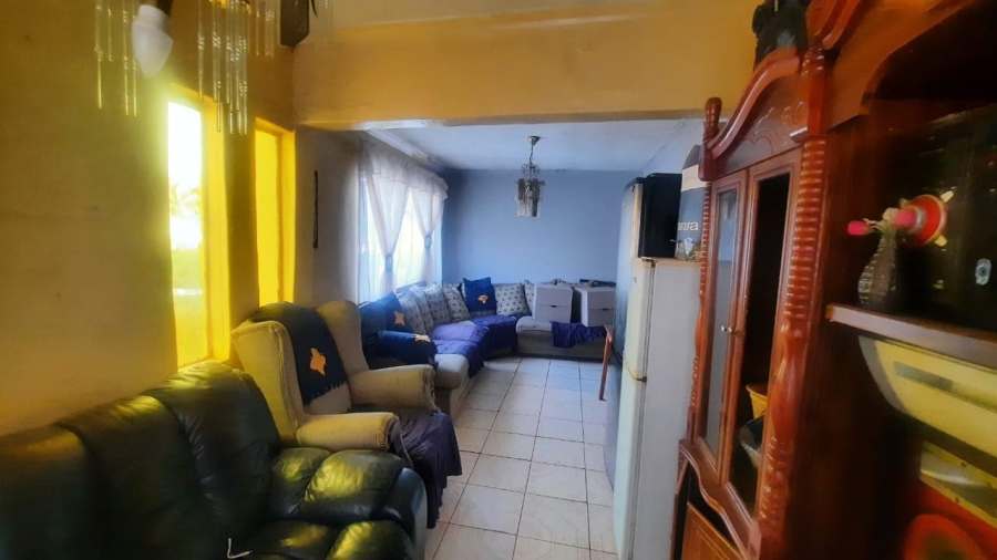 2 Bedroom Property for Sale in Makulong Gauteng