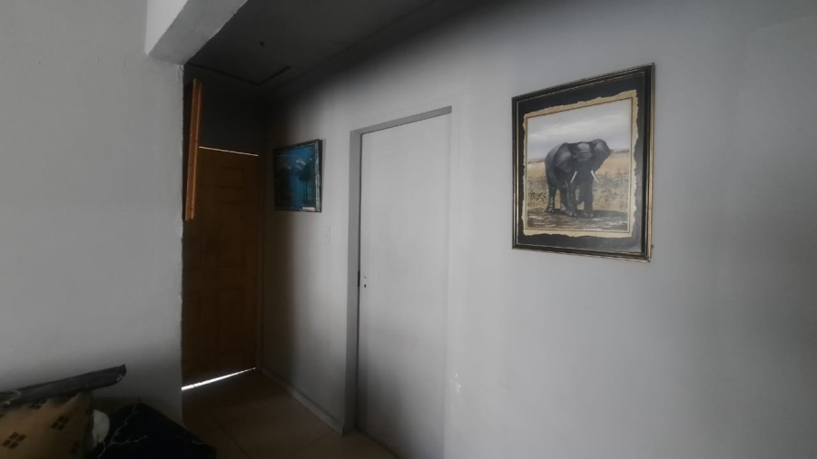 2 Bedroom Property for Sale in Makulong Gauteng