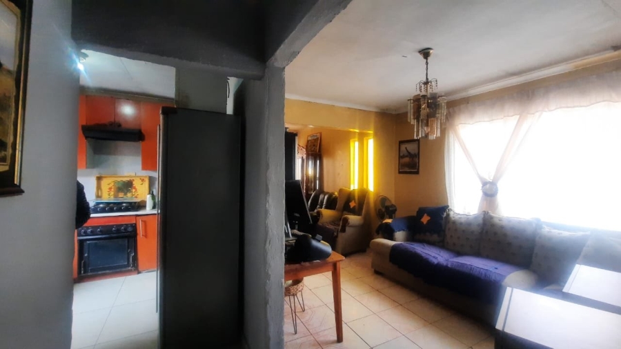 2 Bedroom Property for Sale in Makulong Gauteng