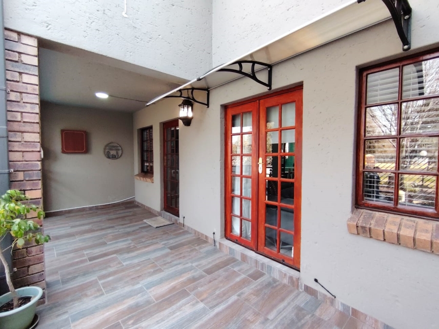 3 Bedroom Property for Sale in Glen Marais Gauteng