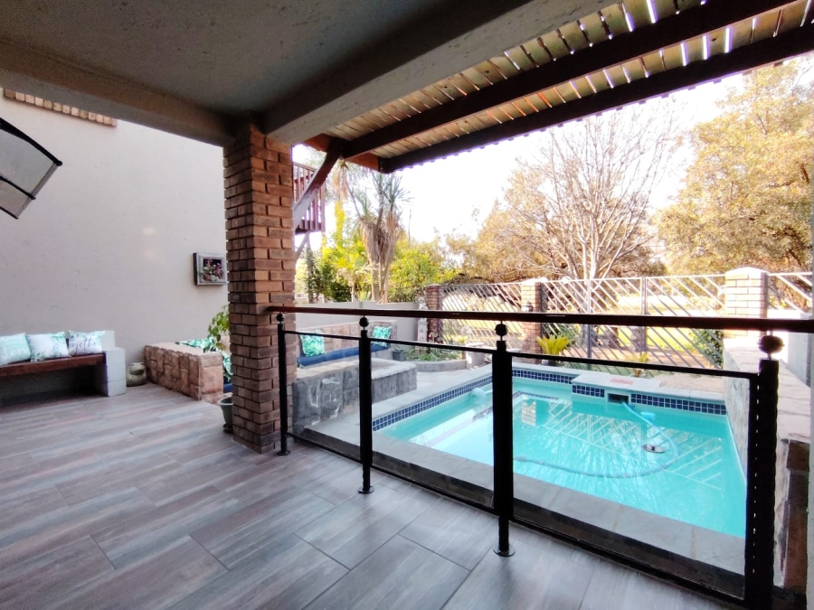 3 Bedroom Property for Sale in Glen Marais Gauteng
