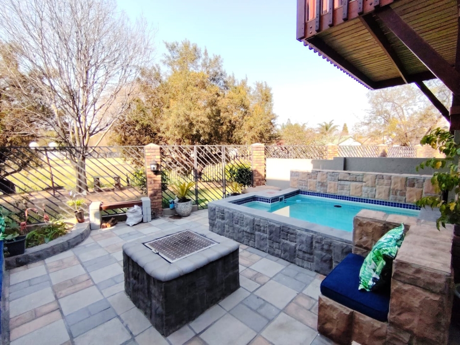 3 Bedroom Property for Sale in Glen Marais Gauteng