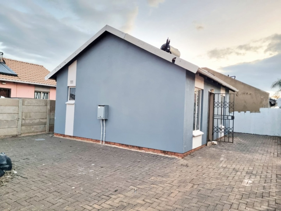 2 Bedroom Property for Sale in Sky City Gauteng