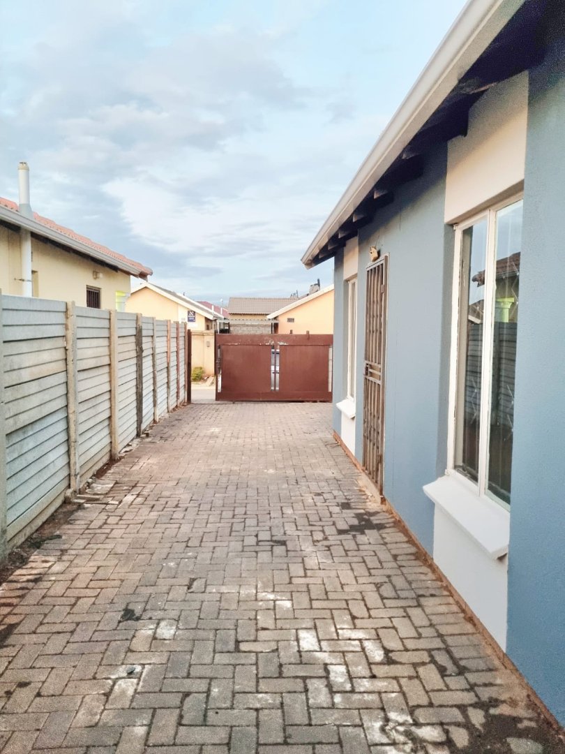 2 Bedroom Property for Sale in Sky City Gauteng