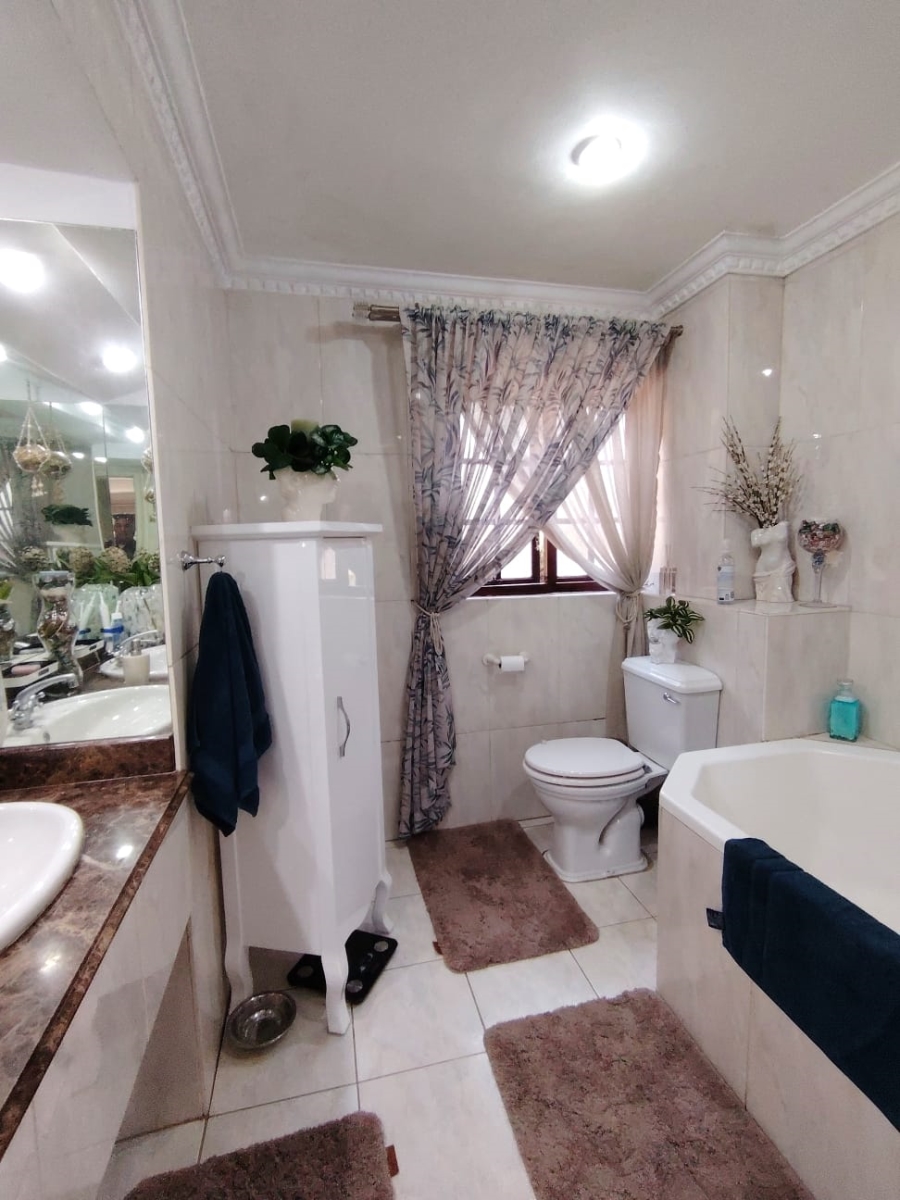 3 Bedroom Property for Sale in Lakefield Gauteng