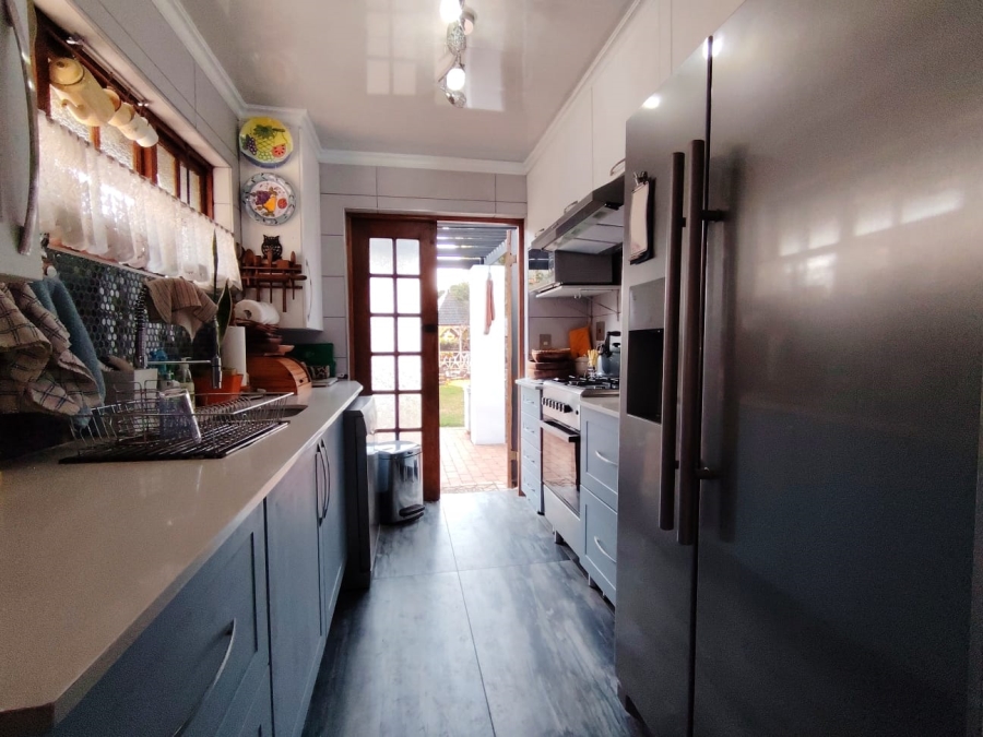 3 Bedroom Property for Sale in Lakefield Gauteng