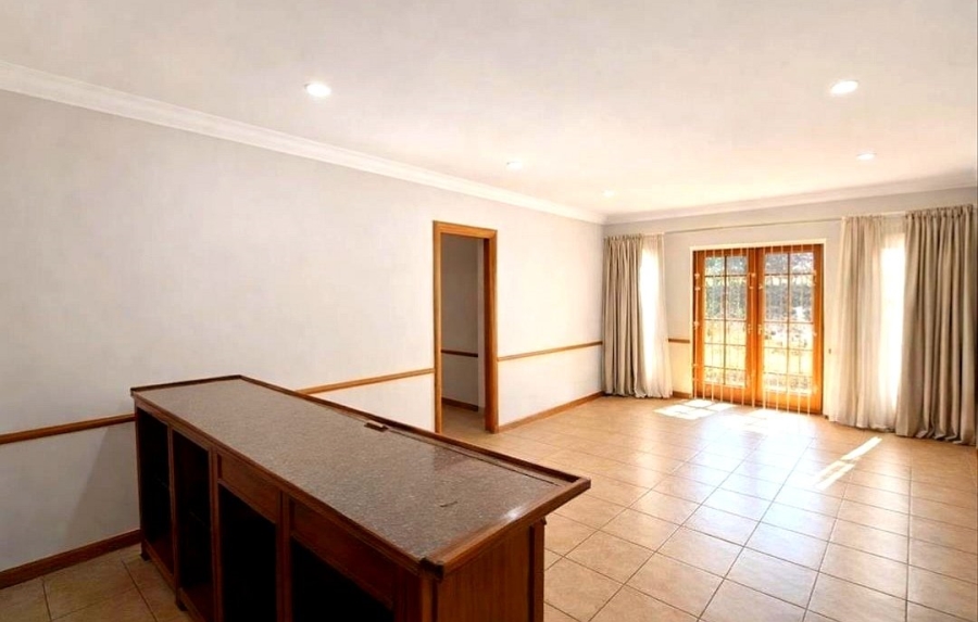 To Let 7 Bedroom Property for Rent in Brooklyn Gauteng