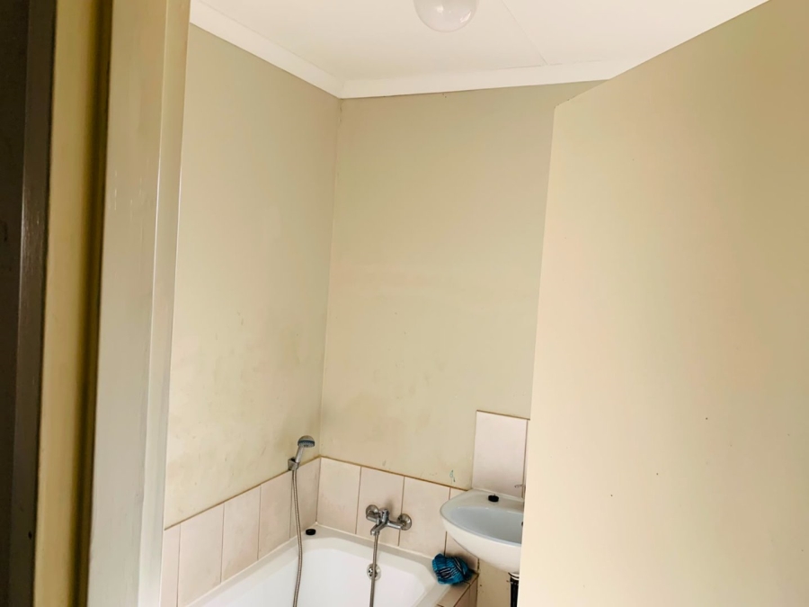 3 Bedroom Property for Sale in Windmill Park Gauteng