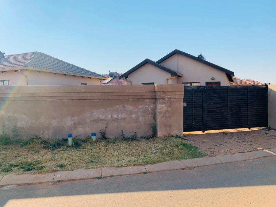 3 Bedroom Property for Sale in Windmill Park Gauteng