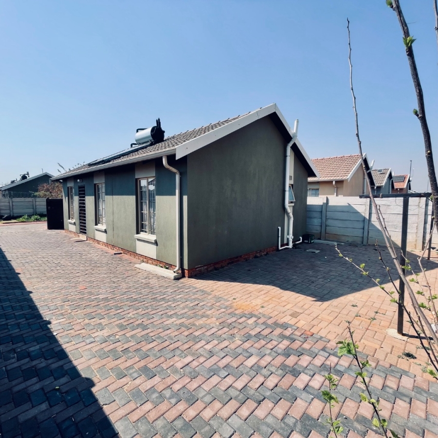3 Bedroom Property for Sale in Sky City Gauteng