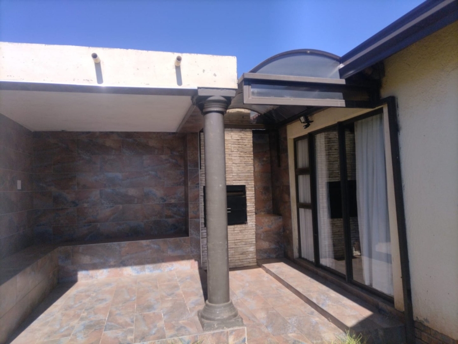 2 Bedroom Property for Sale in Beverley Hills Gauteng