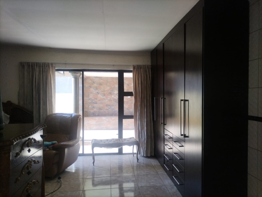 2 Bedroom Property for Sale in Beverley Hills Gauteng