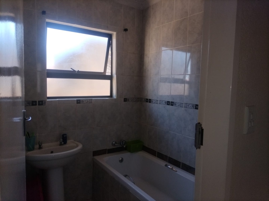 2 Bedroom Property for Sale in Beverley Hills Gauteng